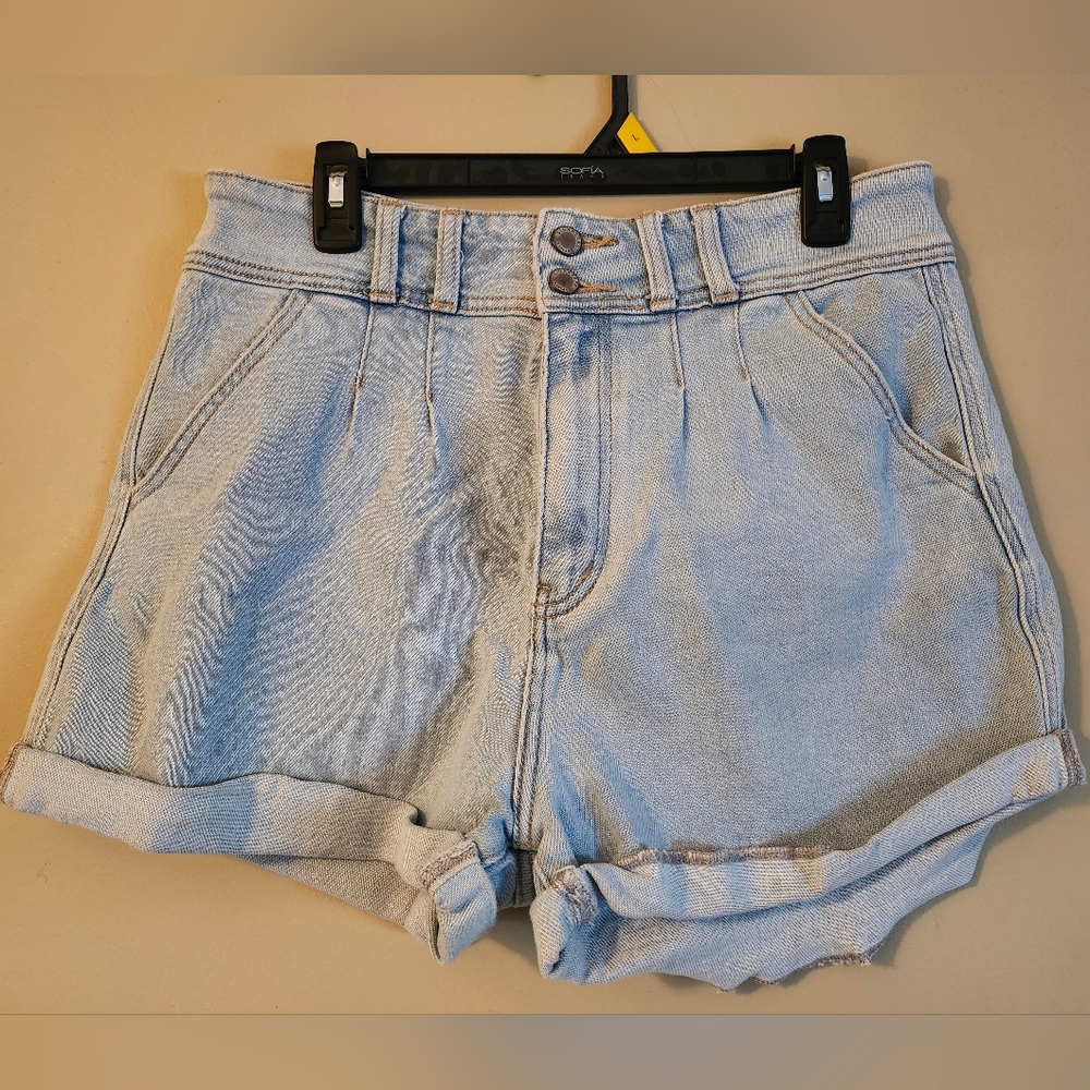 KanCan Light Wash Denim Mom Shorts